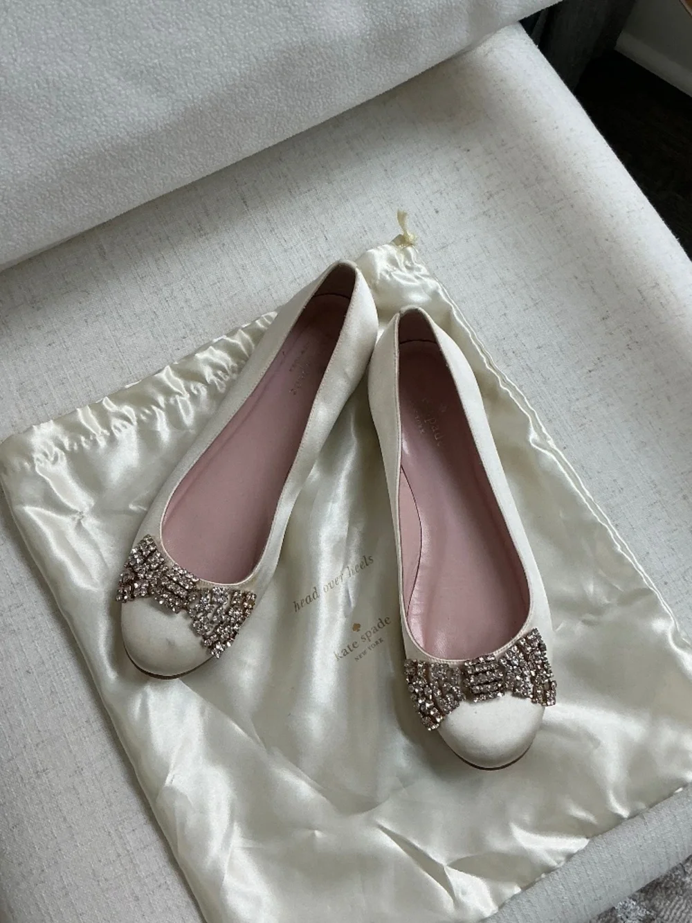 Kate Spade Head Over Heels Ivory Satin Crystal Bow Bridal Flats Size 7